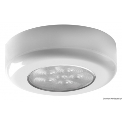 LED-taklampe med avslutningsring som tillater installasjon selv uten innfelt montering