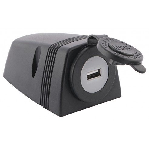 Tupakansytytinliitäntä ja/tai USB