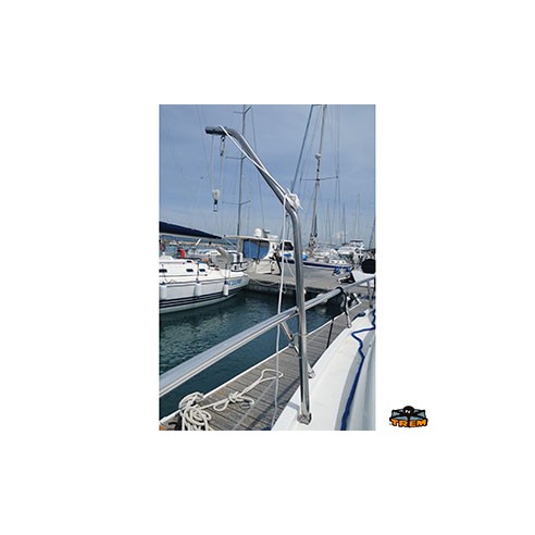 Außenbordkran für bis zu 55 kg.