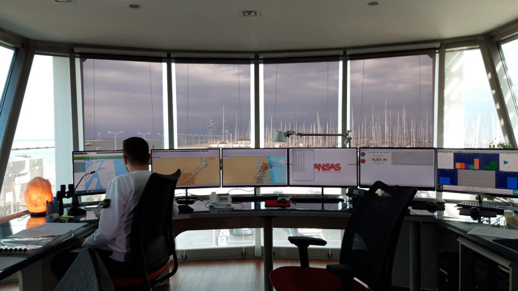 Sala di controllo dei piloti del porto