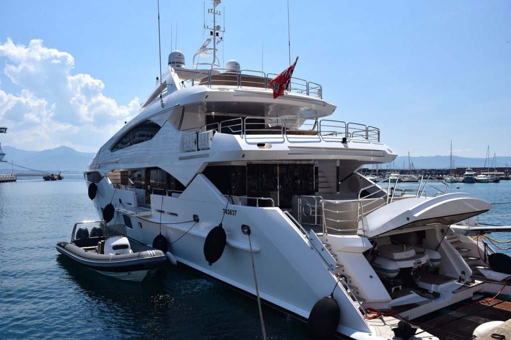 comprare yacht usato asta barche