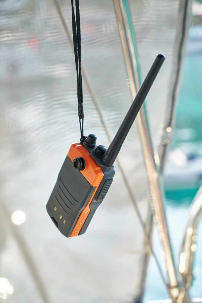 perché una radio VHF portatile: vantaggi
